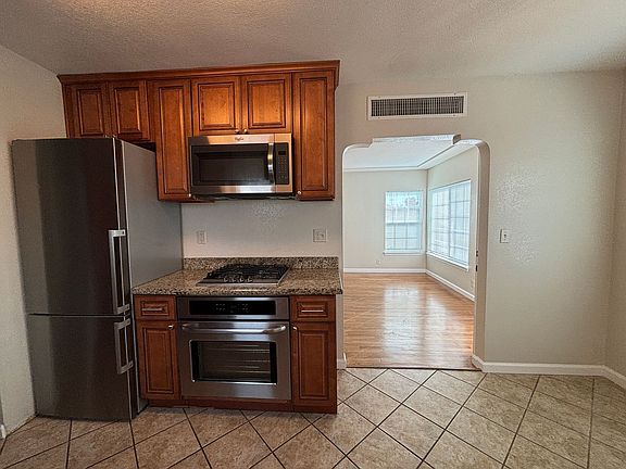 5th image of 311-319 N Park Ave