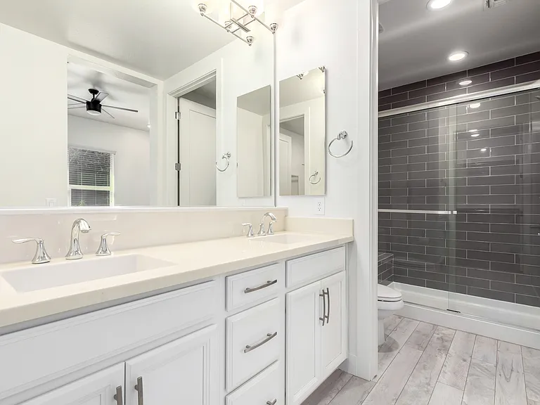 Main bathroom