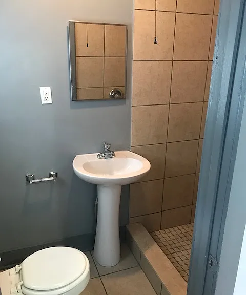 102 N 15th St #6 — Photo 5