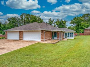 1551 Meadowhill Dr, Mountain Home, AR 72653