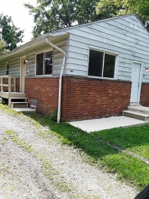 Front view of home (duplex)