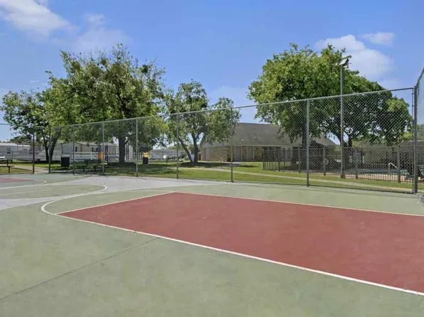 Dynamic, 1000 Hummingbird Dr #1a0, Desoto, TX 75115