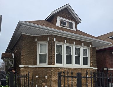 (Undisclosed Address), Chicago, IL, 60620