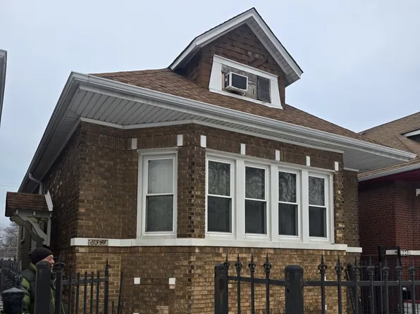 (undisclosed Address), Chicago, IL 60620