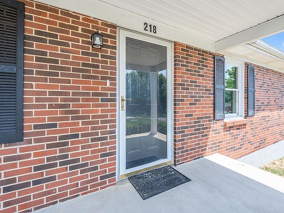 5th image of 218 Laurel Ln