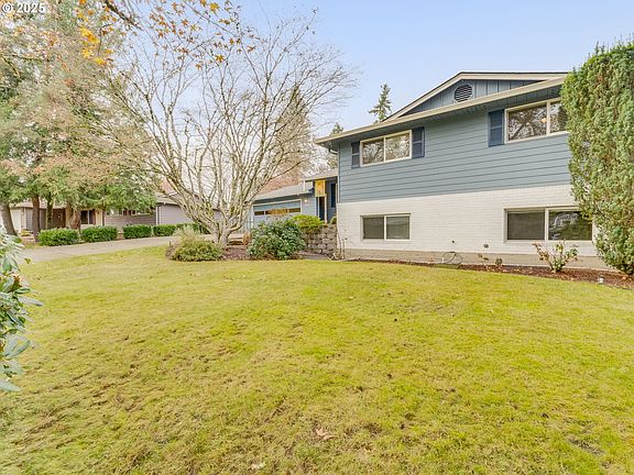 3rd image of 6745 Londonderry Ln