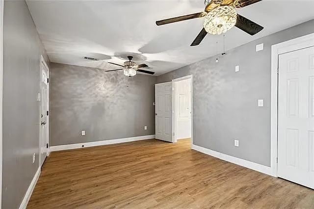 3 bed, 2.5 bath, 1585 sqft, $1,700 — Photo 2