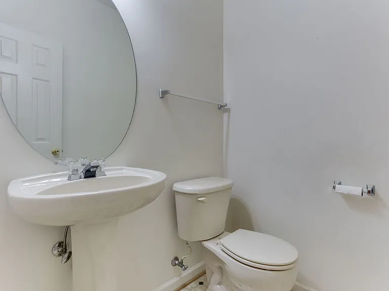 411 Hanrahan Ct SE — Photo 21