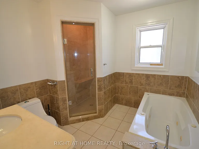 526 Poplar Ave — Photo 3