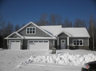 2149 Grey Wolf Ct, Green Bay, WI 54313