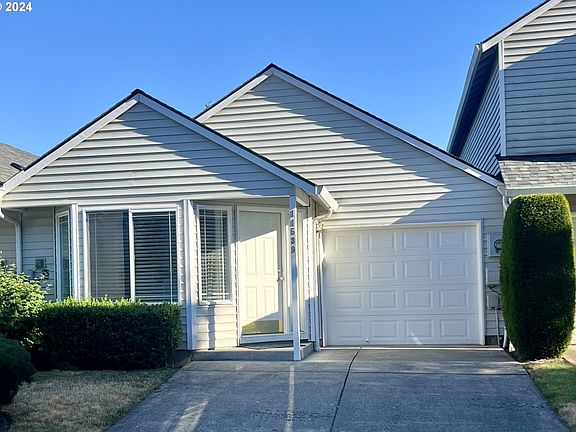 2nd image of 11539 NE 32nd St