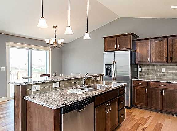 4th image of 2101 NW Woodland Dr