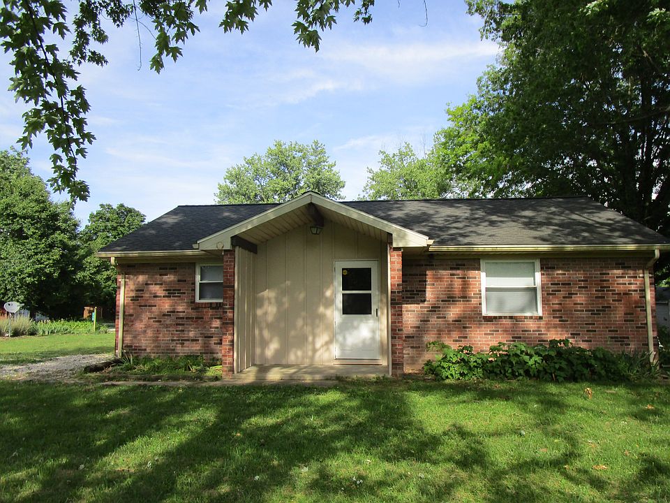 Private entrance/front porch.