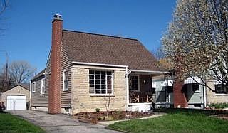 2nd image of 2905 Oaklawn St