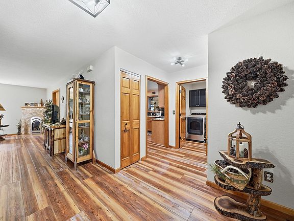 3rd image of 2975 Owens Dr