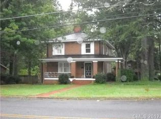 121 N East End Ave, Statesville, NC 28677