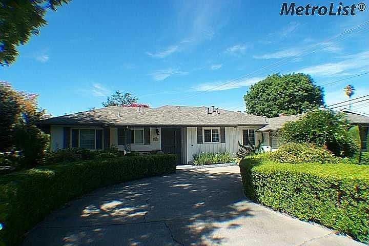 1st image of 507 E Benjamin Holt Dr