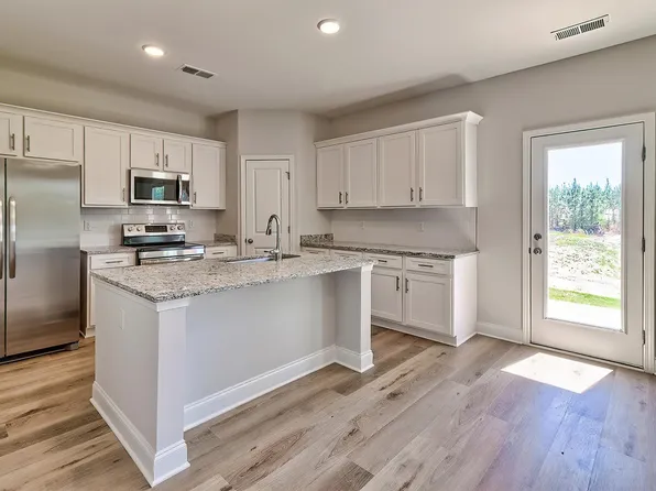 6980 Claremont Ln, Sumter, SC 29154