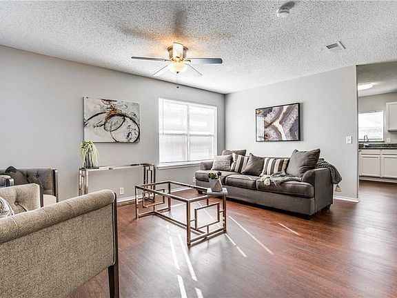 5th image of 315 Oakhurst Dr