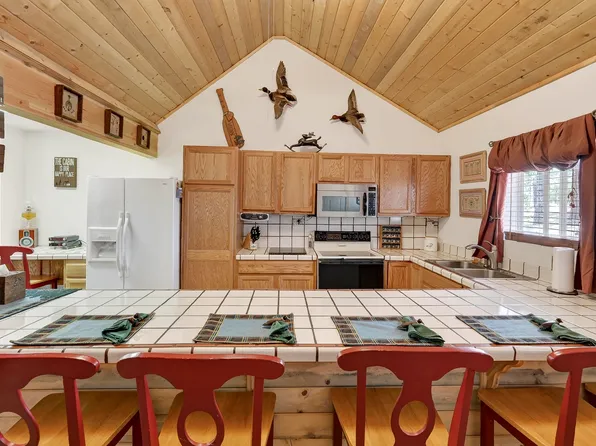 1205 N Piute Dr, Duck Creek Village, UT 84762