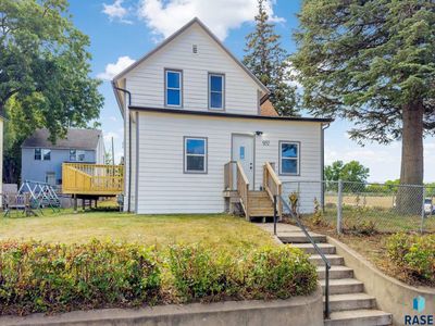 951 W 8th St, Sioux Falls, SD, 57104