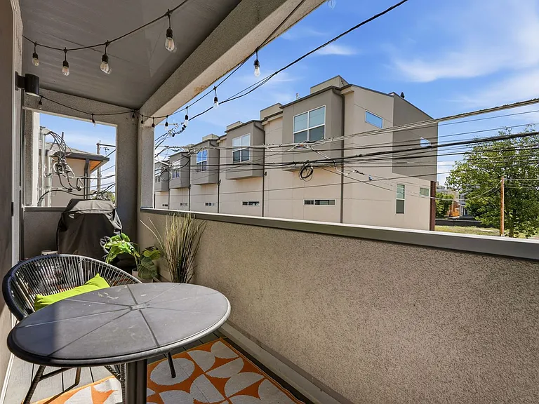 1731 Irving St #105 — Photo 30