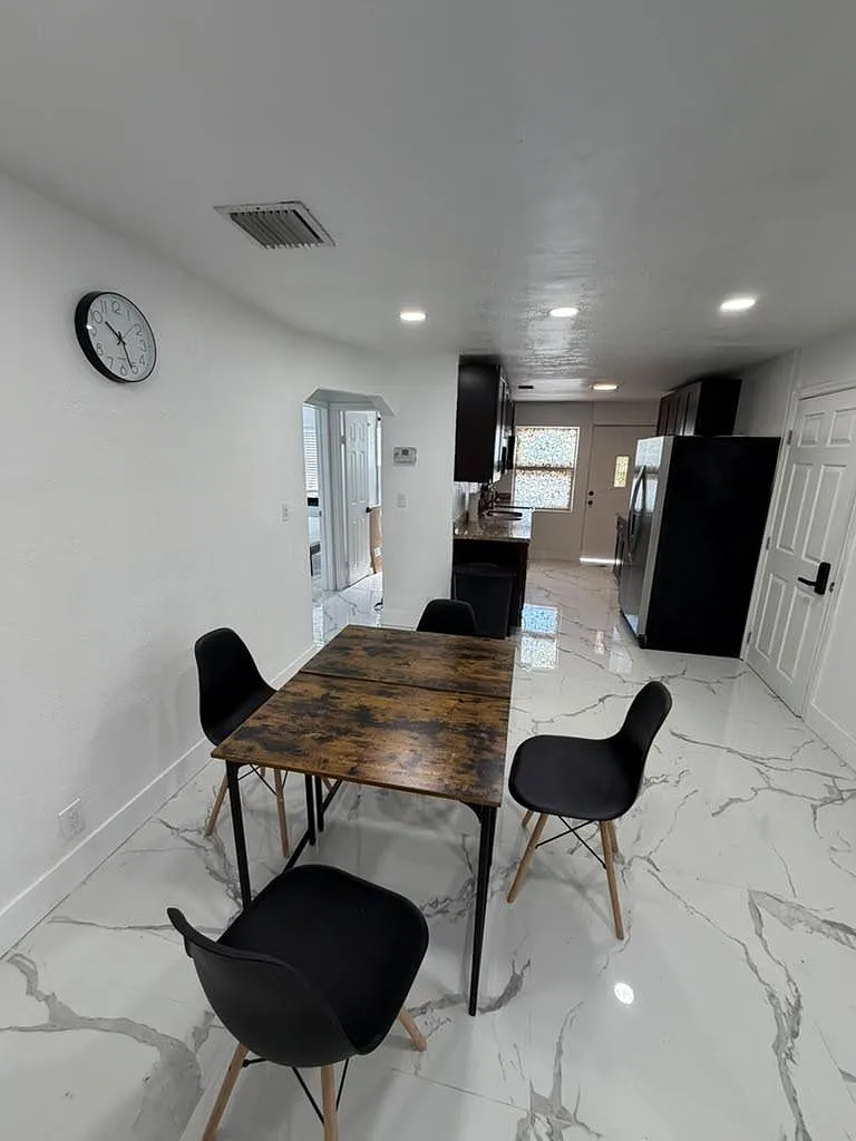 4 bed, 3.0 bath, 1808 sqft, $1,473 — Photo 3
