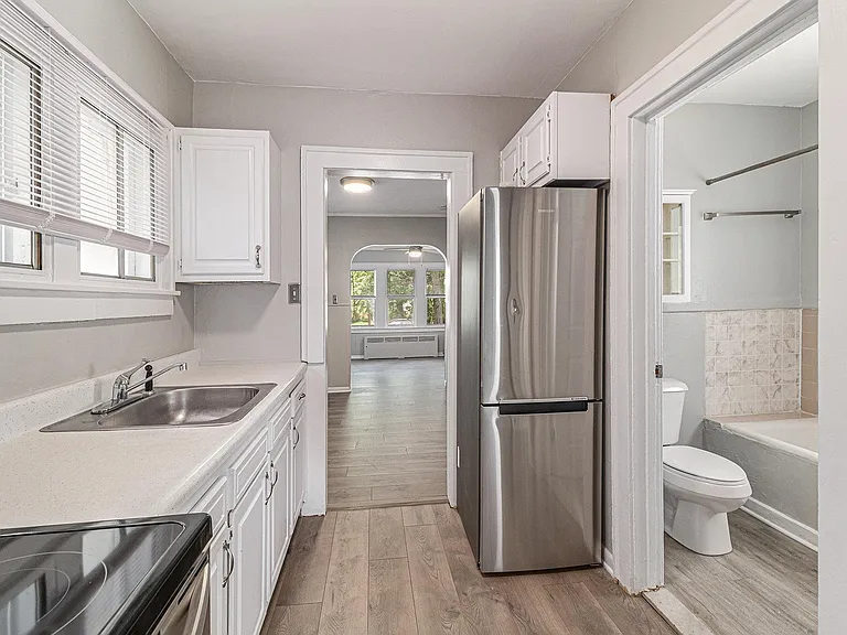508 Parkdale Ave — Photo 9