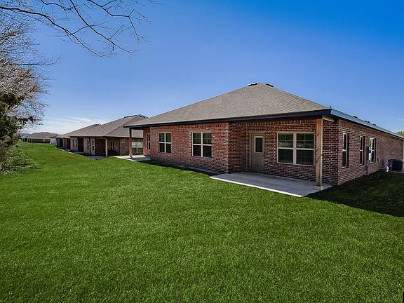 3rd image of 312 Turnberry Ct