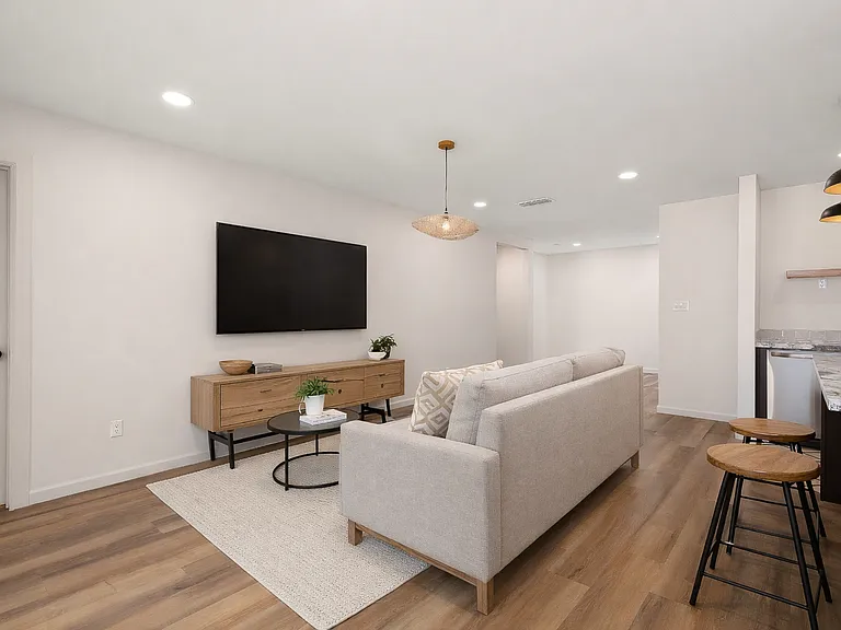 1518 Orchid Ave — Photo 7