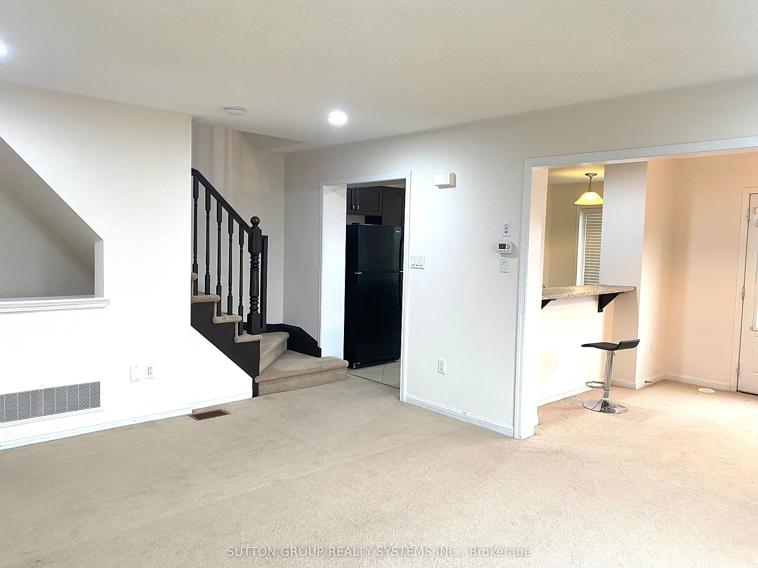 3 bed, $3,000 — Photo 4