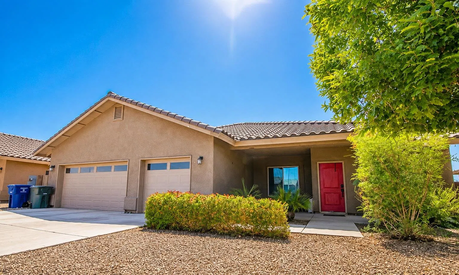 4 bed, 2.0 bath, 1963 sqft, $2,300 — Photo 1