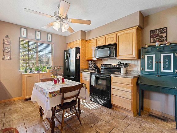 4th image of 20490 Eureka Dr