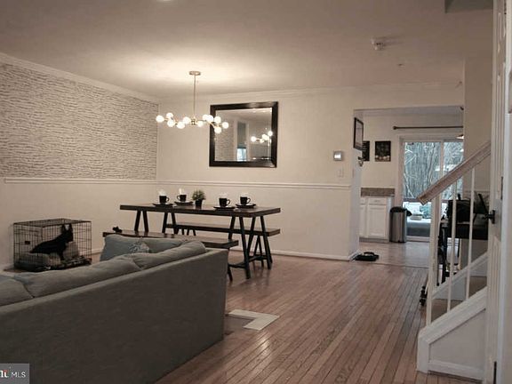 4th image of 108 Pinecove Ave