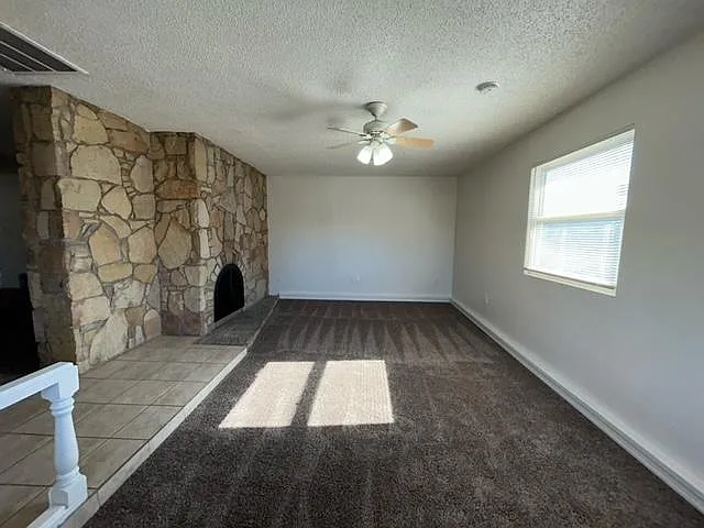 4 bed, 1689 sqft, $2,200 — Photo 3
