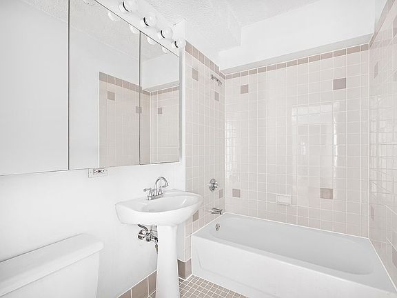 5th image of 474 48th Ave #2F
