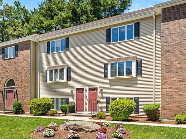 305 Salem St APT 106, Woburn, MA 01801