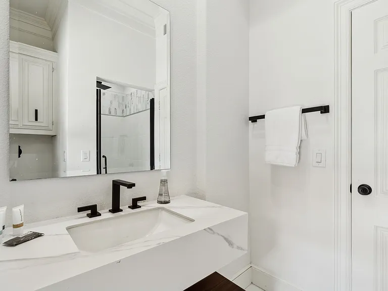 7001 Marchman Way — Photo 23