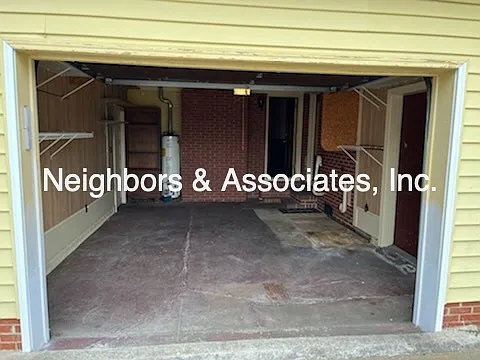 305 E Parrish Dr — Photo 3