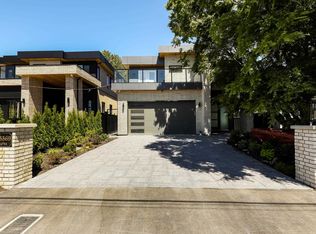 15569 Oxenham Ave, White Rock, BC V4B 2J2