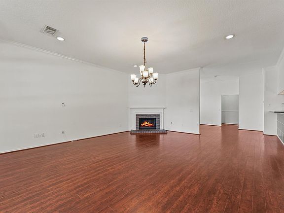 4th image of 14518 Huntmont Dr