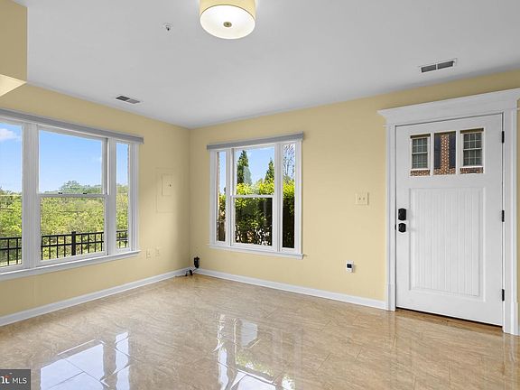 5th image of 112 Ridgepoint Pl