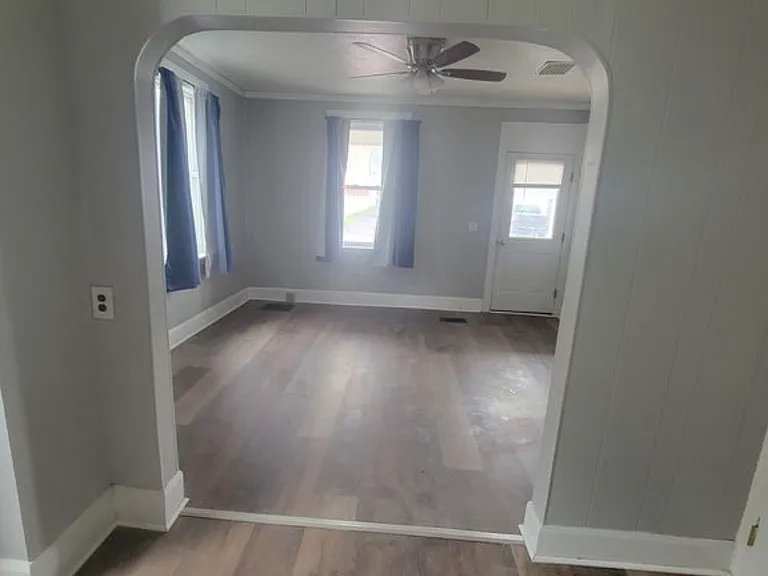104 S Carlisle St — Photo 2