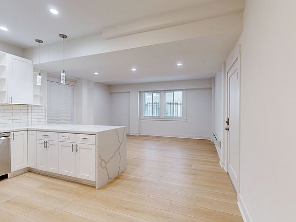 4th image of 10 Brooklyn Pl APT 1