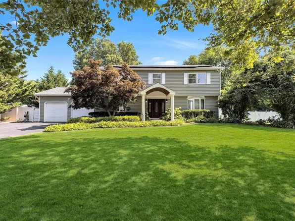 15 Puritan Avenue, Mount Sinai, NY 11766