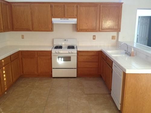 5th image of 8962 Newcastle Ave