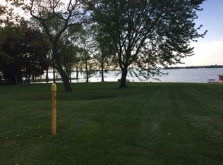 1428 Hiawatha Dr, Beaver Dam, WI 53916