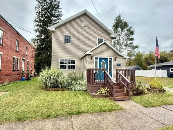 211 High St, Youngsville, PA 16371