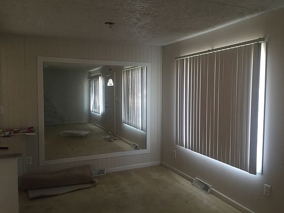4th image of 28845 Essex St