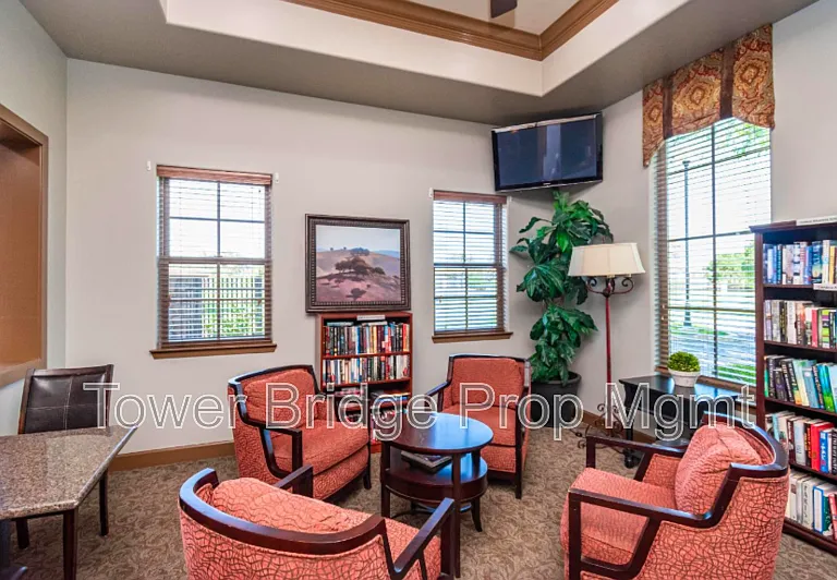 1457 Marseille Ln — Photo 49